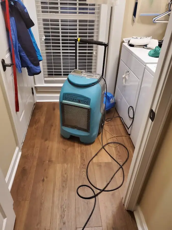 Commercial dehumidifier deployed for Crawl Space Restoration in Lake City